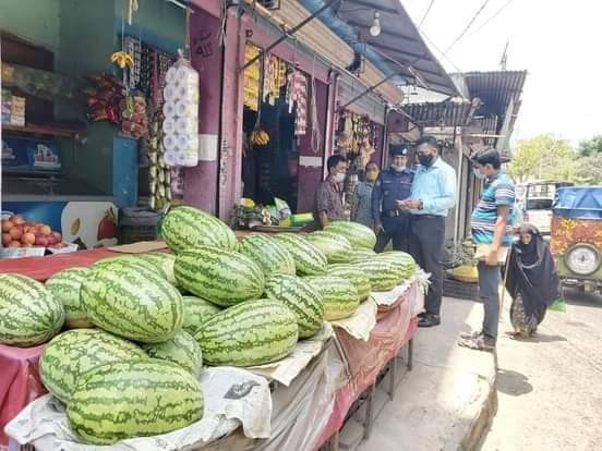 নরসিংদীর পলাশে মোবাইল কোর্ট অভিযান, ৪ তরমুজ বিক্রতাকে জরিপানা